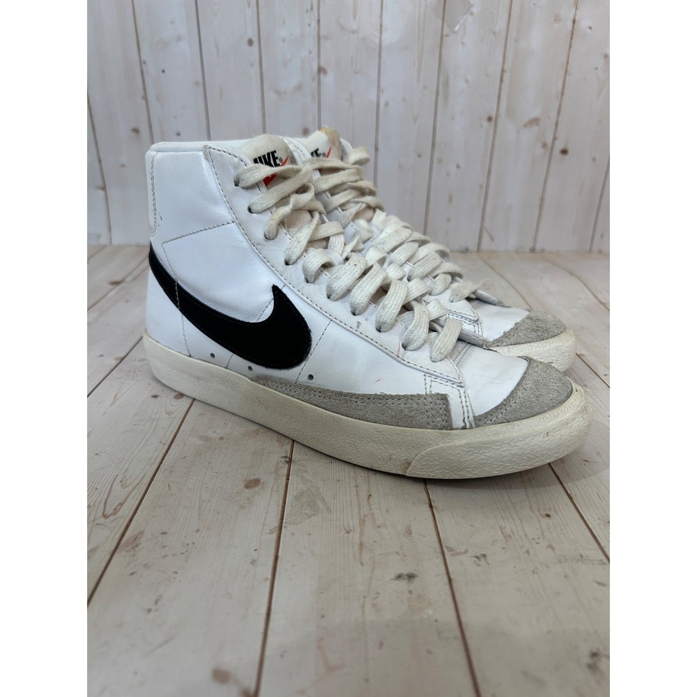 Nike Blazer Mid 77 Vintage White Black Women's Size 7 CZ1055-100 Pre-Owned